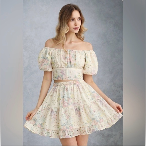 Chicwish Dresses & Skirts - Cute off shoulder top & skirt floral matching set NWOT